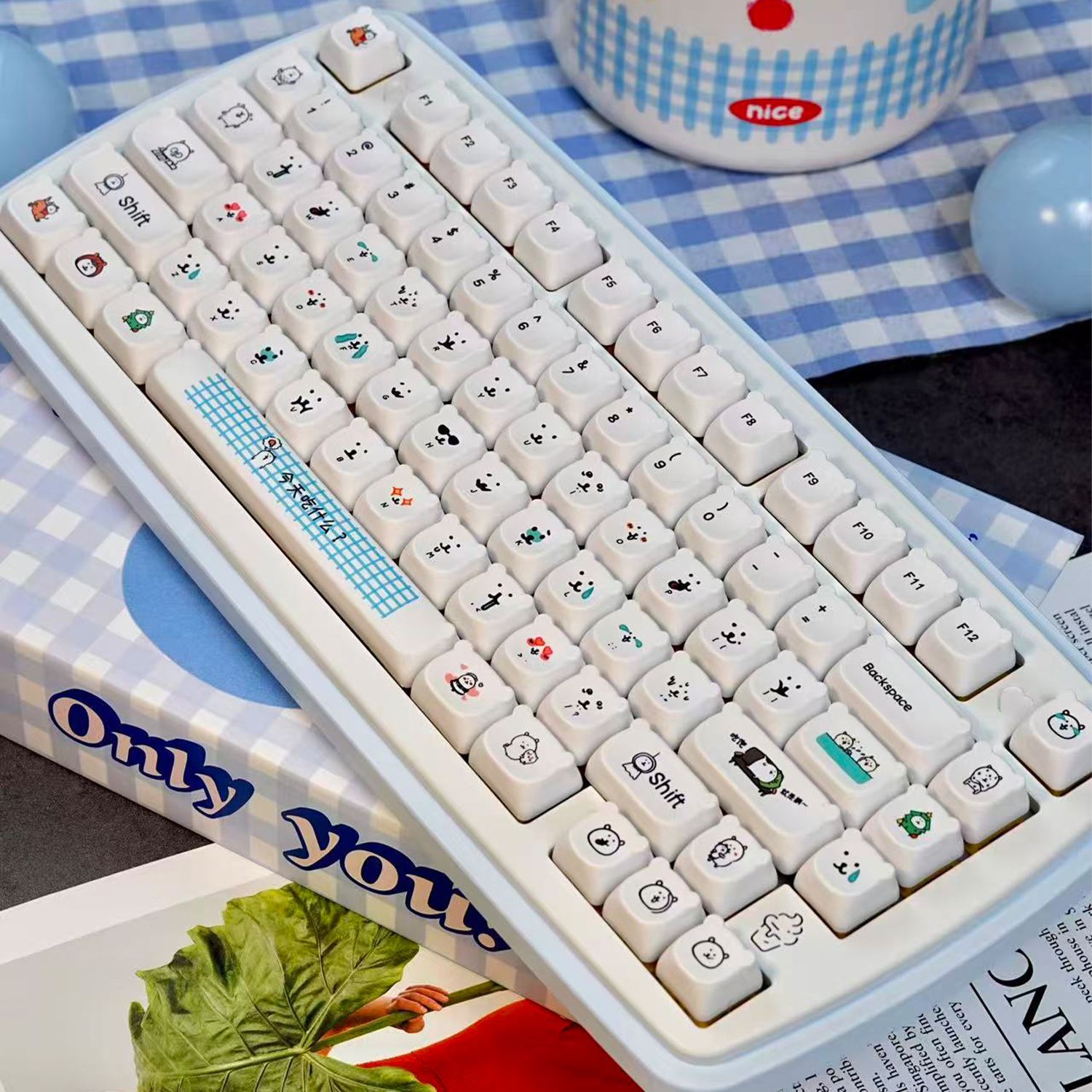 Kawaii Cartoon Joke Bear PBT K - đánh giá và giá Gaming Accessories Aesthetic